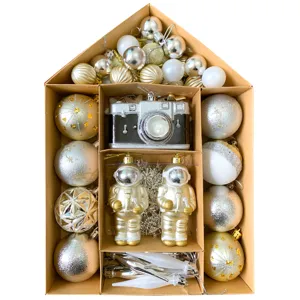 Weihnachtsbaum Dekoration Geschenk Haus Box Kunststoff Bälle Astronaut Kamera Hängeornamente.