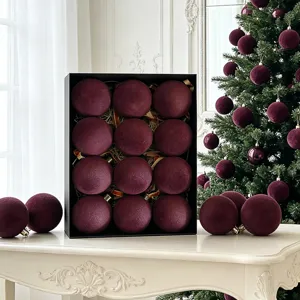 Dunkellila geflockte Samt Christbaumkugeln Set in schwarzer Box für feiertagliche Dekoration.
