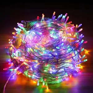 Bunte LED Lichterkette für Weihnachtsbaum Dekoration, strahlende mehrfarbige Lichter.