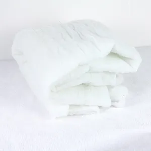 Weißer künstlicher Schneeteppich für Weihnachtsdekoration, fluffige Szenen-Requisite 1.5m