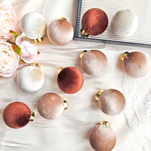 Details zu Samt Weihnachtsbaumkugeln, beflockte Oberfläche mit goldener Kappe für Deko.