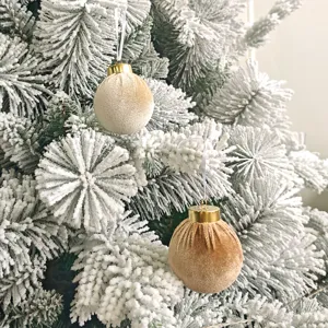 Samt Christbaumkugel Detail, festliche Weihnachtsbaum hängende Deko Party Ornament Kugel.