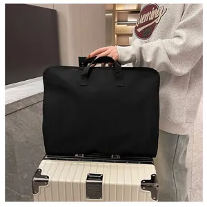 Schwarzer Reisekleidersack Detailansicht, ideal für Kofferpacken und Kleidungsorganisation.