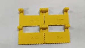 Guía de costura ajustable regla de margen, herramienta de acolchado de plástico amarillo.