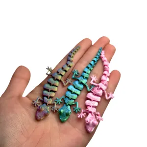 Giocattolo lucertola articolato stampato in 3D, modello gechi con giunti flessibili, antistress colorato.