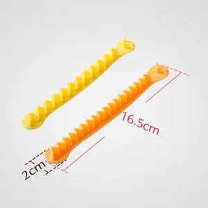 Detailed view of the plastic creative egg slicer showing 16.5cm length and 2cm width.
