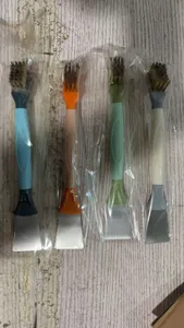 Spazzola per pulizia cucina multifunzionale a doppia testa raschietto per fornelli.