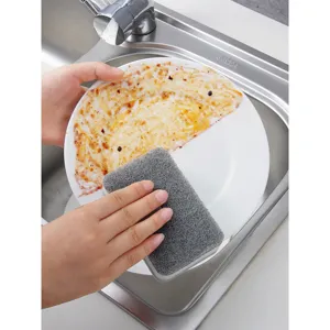 Doppelseitiger langlebiger Reinigungsschwamm für die Küche zum Spülen und Fettlösen.