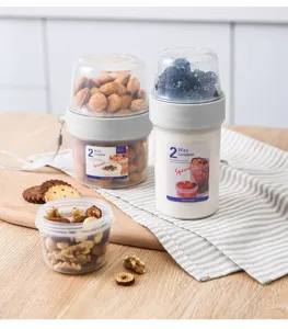 Detailansicht des tragbaren doppelwandigen Frischhaltebehälters für Joghurt Snacks.