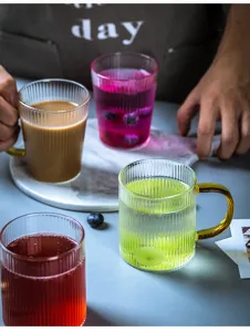 Japans geribbeld glazen waterkopje met handvat, hittebestendige koffie- en sapbeker voor thuis.