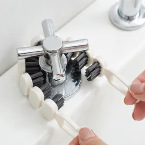 Flexible Fugenreinigungsbürste für Badarmaturen, vielseitiger Biegebürste mit weichen Borsten.