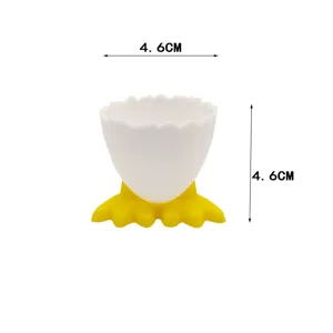 Bonito soporte para huevos de plástico con diseño divertido de patas de pollo para niños.
