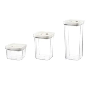 Transparante plastic keukenvoorraadbussen met witte draaideksels, handige set van drie.