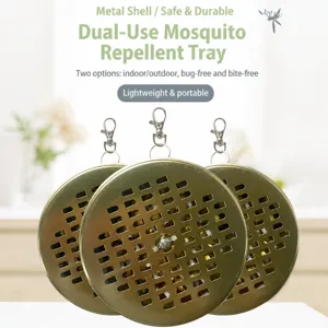 Portaspirales antimosquitos de metal portátil con práctico gancho para uso exterior seguro.