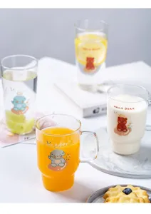 Taza de vaso de dibujos animados con asa, taza de leche y jugo resistente al calor.