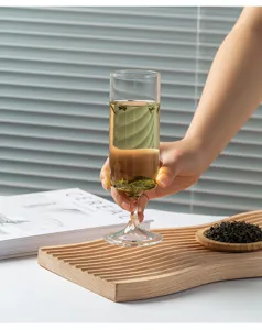Bicchiere di succo di vetro trasparente alto cocktail bicchiere dritto dettaglio