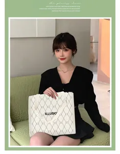 Canvas tote bag large capacity casual shoulder bag for women and students daily use.