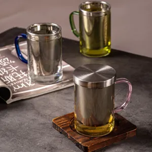 Tasse à thé en verre avec filtre en acier inoxydable et poignée colorée pour usage