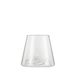 Tasse a cafe en verre transparent avec design de montagne, ideale pour jus et eau fraiche.
