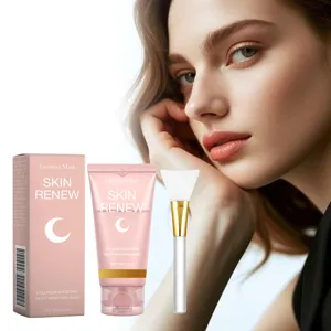 Vista detallada del set de mascarilla facial iluminadora con fórmula hidratante de colágeno y brocha.