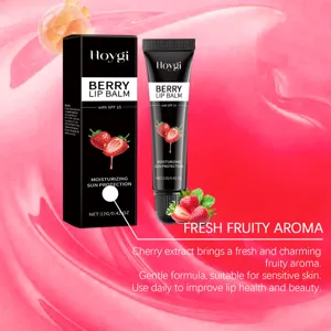 Ενυδατικό lip balm HOYGI με SPF 15 και εκχύλισμα μούρων για απαλά και υγιή χείλη.