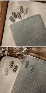 Piastra per timbri per unghie con motivo a griglia per nail art, set di strumenti in metallo.