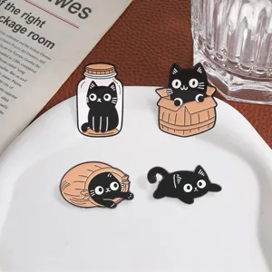 Leuke zwarte kat metalen emaille broche, cartoon dier lapel pin badge voor kleding en tassen.