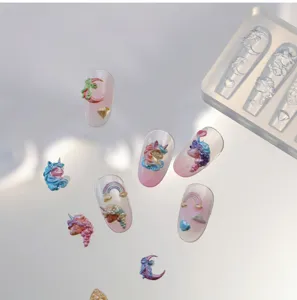 Primer plano detallado del molde de silicona para uñas y dijes de unicornio y arcoíris 3D.