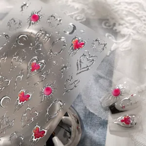 Gothic Flüssigmetall Silber Dornen Herz Nagelaufkleber 3D Relief Metallisch Y2K Dunkel Cool Subkultur Nagelstickers Dekoration