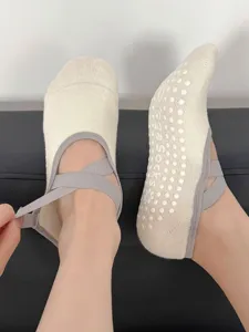 Chaussettes de yoga pilates femme antidérapantes lanière fitness sol sport respirantes