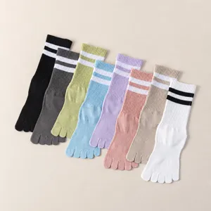 Calzini con dita in cotone da donna a tubo medio a righe sportivi corsa yoga set nuovi