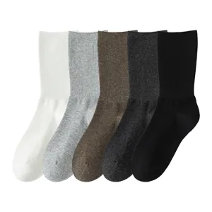 Damen Baumwolle Wadenlange Socken Einzelfarbig Schweißableitend Geruchshemmend Lässige Mode Minimalistischer Stil