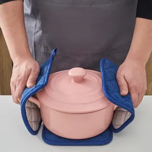 Kitchen heat insulation pad towel cloth pot holder for safe baking and cooking detail view.