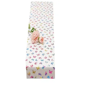 Corsia da tavola in rete a farfalla colorata per decorazione tavola festa di nozze, elegante.