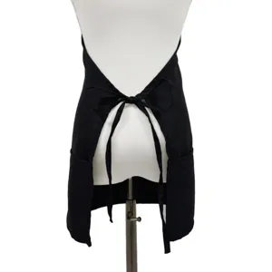 Grembiule da cucina nero unisex con cinghie regolabili e tre tasche per chef vista principale