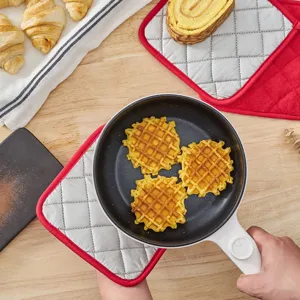 Kitchen pot holder heat resistant quilted fabric mat for hot pots pans baking cooking accessories