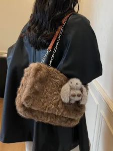 Herbst Winter Plüsch Pelzige Klappe Umhängetasche Für Damen Große Kapazität Kette Schultertasche Mode Kunstpelz Tasche Mit Kaninchen Anhänger