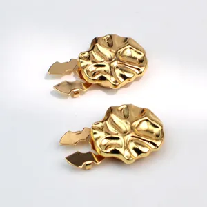 Gold metal shirt clips decorative cardigan clips irregular flower buttons fashion accessories