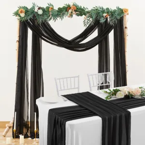 Drappo per arco nuziale in chiffon nero e runner da tavolo per elegante decorazione di sfondo per feste.