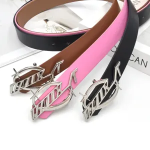 Dames mode casual lederen riem met unieke metalen gesp, elegant en veelzijdig voor dagelijks gebruik.
