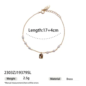 Elegant freshwater pearl bracelet with zirconia charm, brass metal, length 17+4cm long.