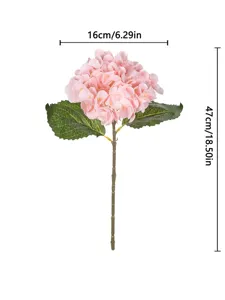 Gedetailleerd overzicht van enkele kunstmatige roze hortensia met groene bladeren en maten