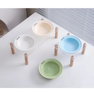 Gedetailleerd overzicht van de keramische kattenbak met houten standaard voor huisdieren.