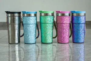 Tasse de voyage isolée en titane portable avec corde de transport et couvercle en plusieurs couleurs