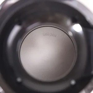 Detailed view of the stainless steel interior bottom, showing food-grade SUS 304 material quality.