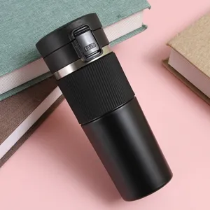 Tazza caffè termica in acciaio inox con coperchio push antiperdita e custodia in silicone