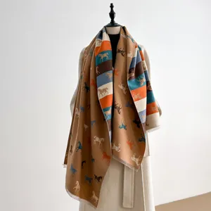 Herfst sjaal van imitatie kasjmier met kleurrijke ponyprint en streeppatroon dames