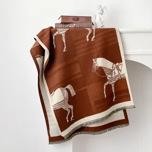 Elegante bufanda chal gruesa de jacquard caballo retro en terracota