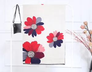 Textura detallada de bufanda gruesa de imitación cachemira con patrón de girasoles