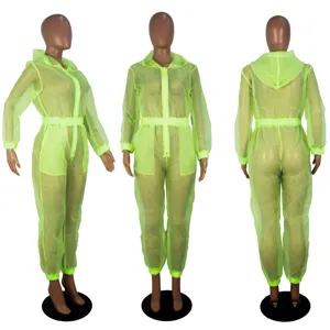 Detailansicht Damen neongrüner Netzstoff Kapuze Jumpsuit transparenter Langarm Reißverschluss.